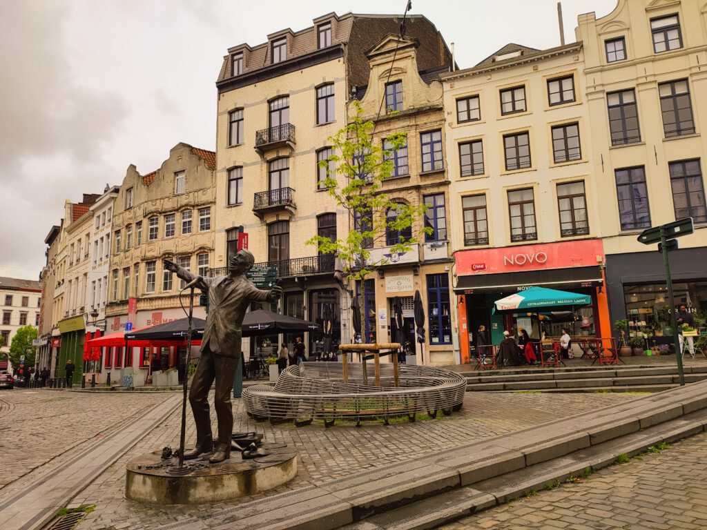 Qué ver en Bruselas en un día: Statue de Jacques Brel