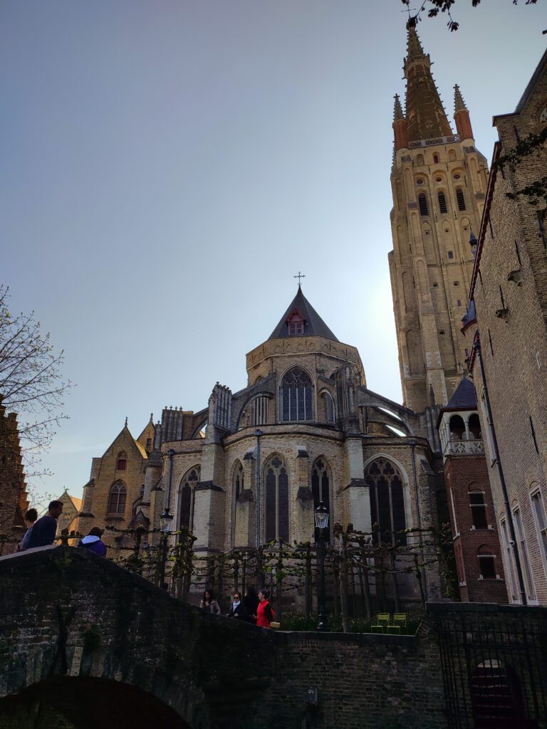 Qué ver en Brujas en un día: Iglesia de nuestra señora de Brujas