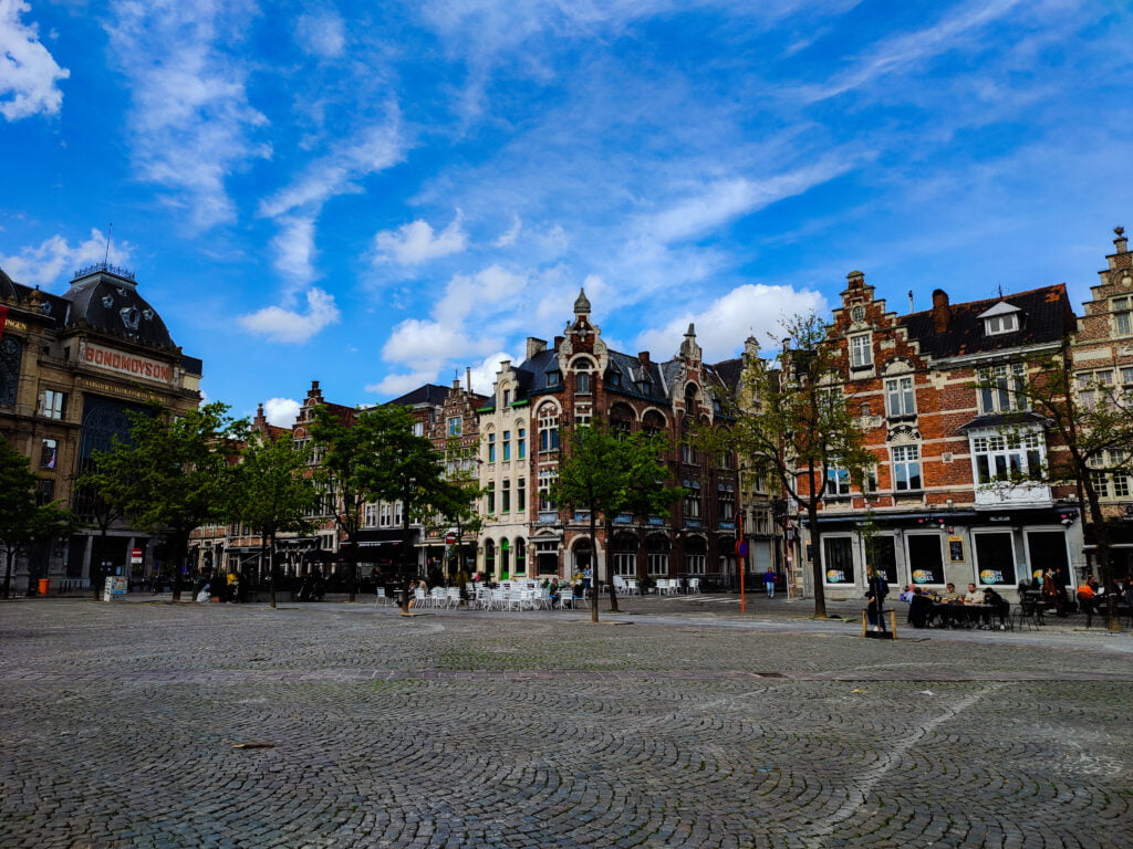 Qué ver en Gante en un día: Plaza Vrijdagmarkt